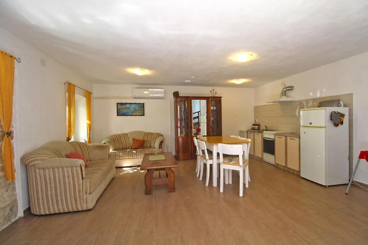 House 917 Villa Valtura