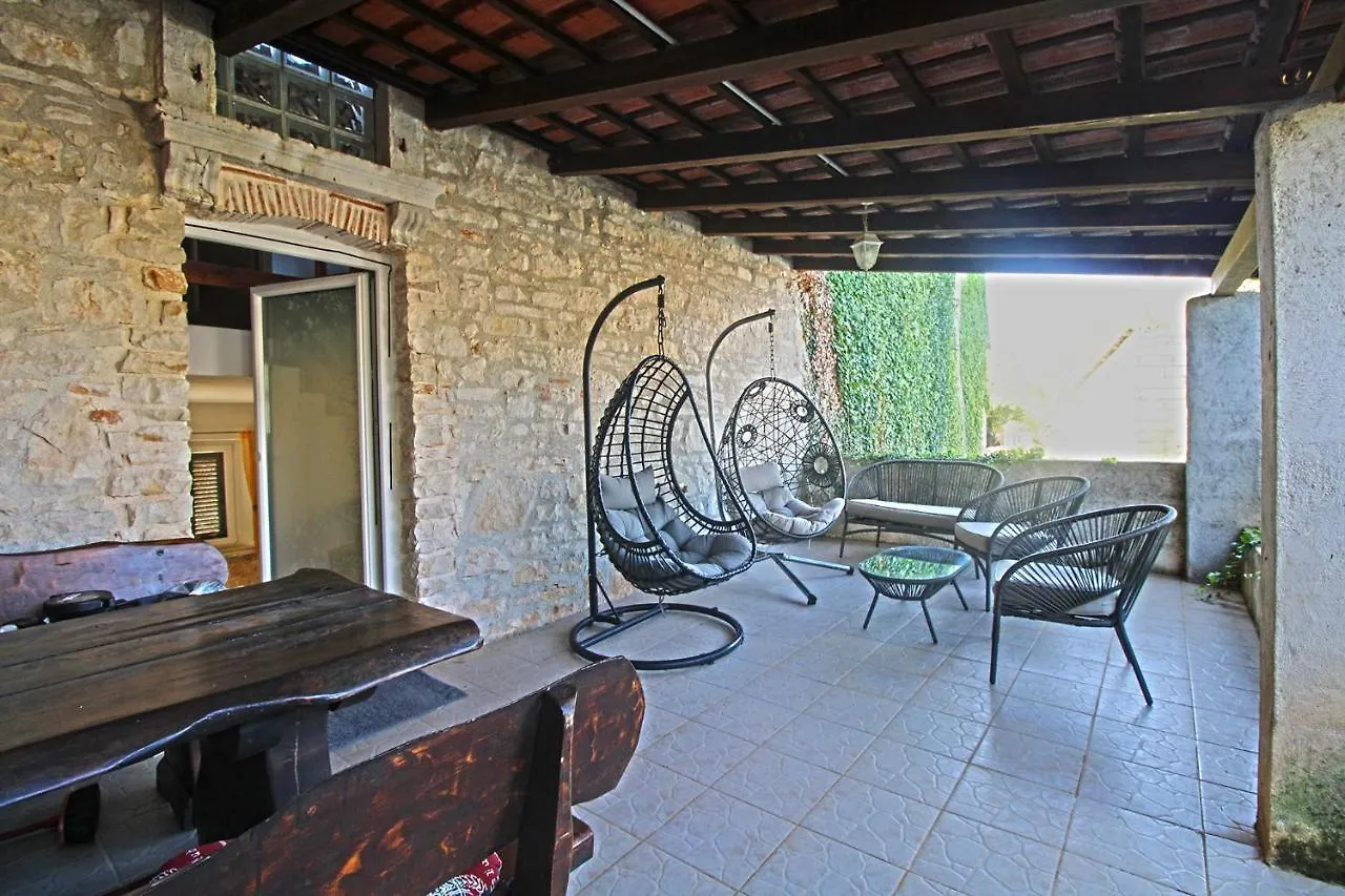 House 917 Villa Valtura